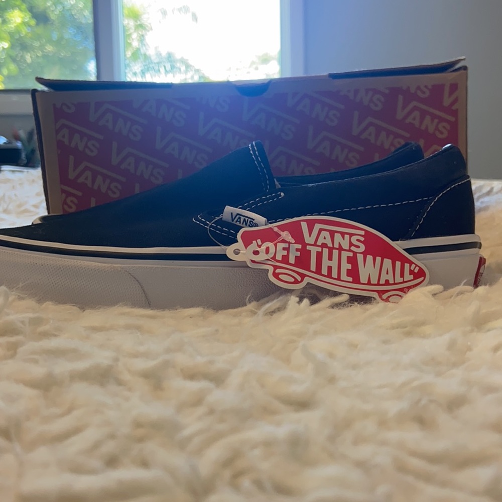 Black Vans classic slip-on size 6.5 women (or size 5 men) brand new never worn - Picture 5 of 6